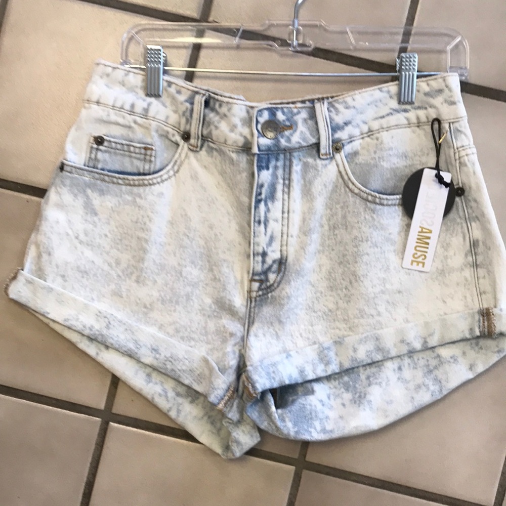 Light wash jean short